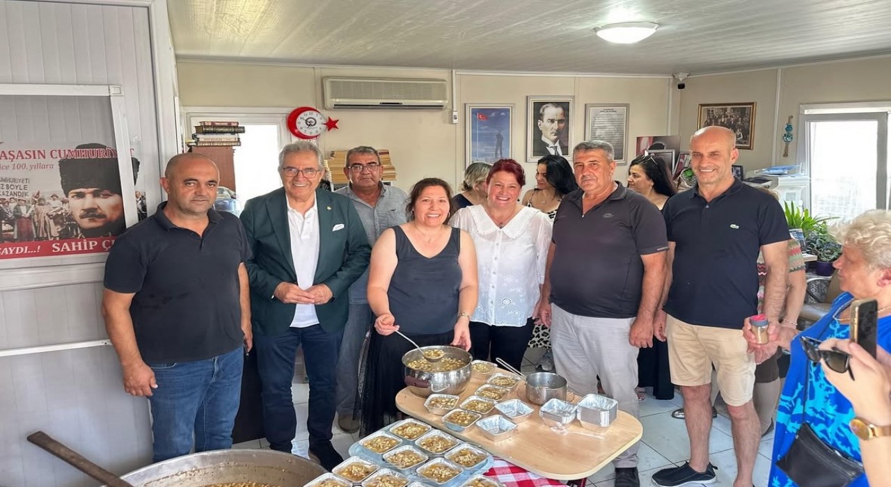 Bandırmada aşure ikramıyla birlik ve beraberlik mesajı