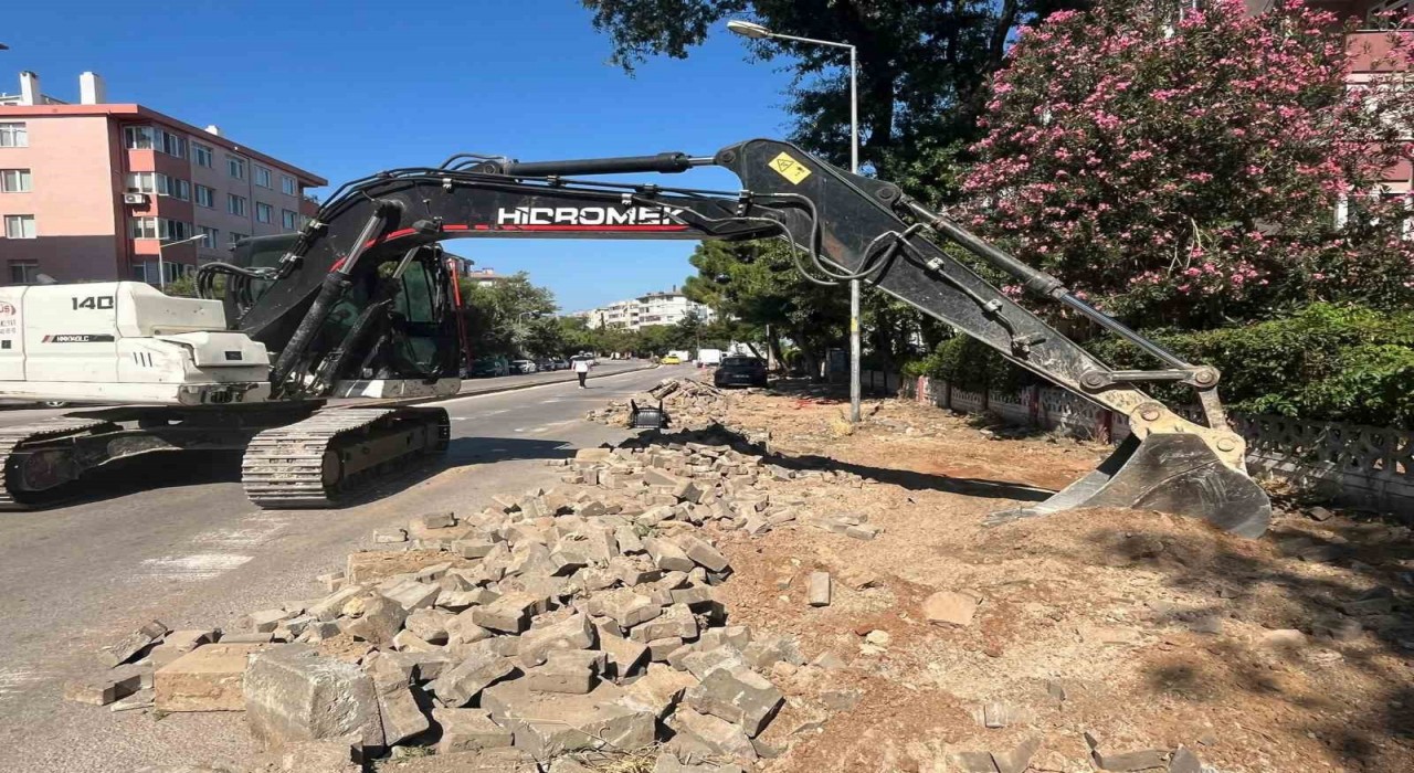 Bandırmada kaldırım düzenleme çalışmaları başladı