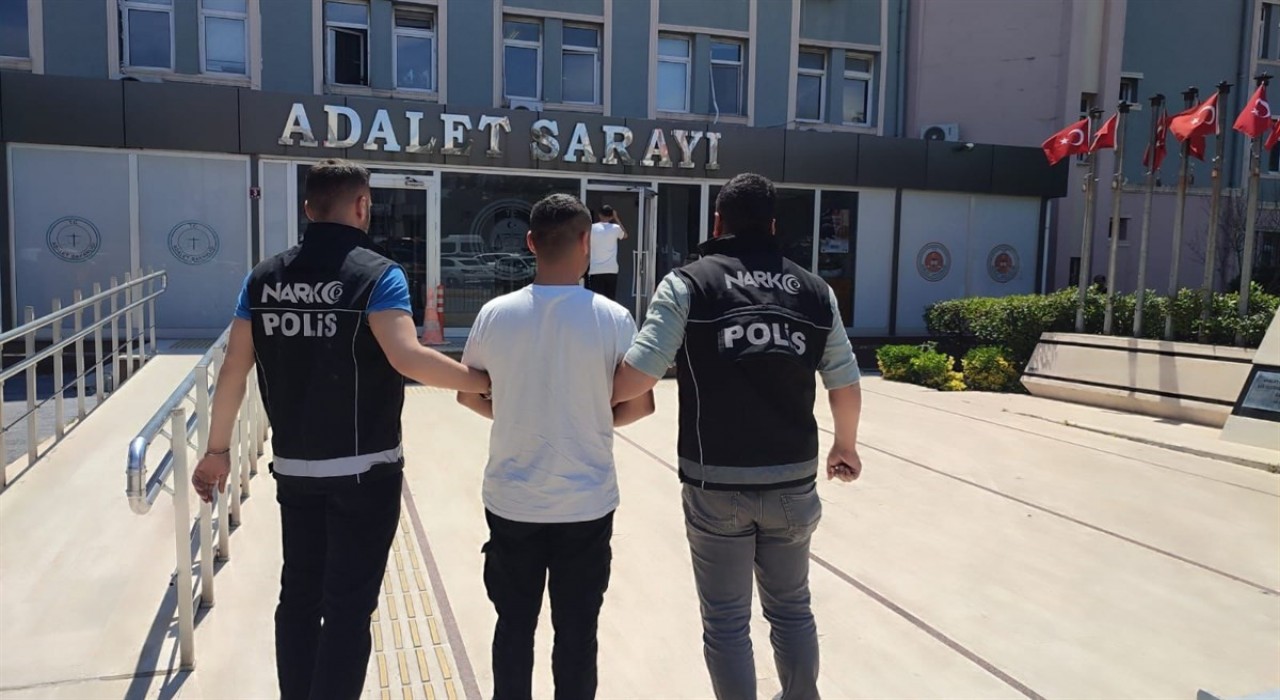 Bandırmada uyuşturucu suçundan aranan şahıs yakalandı