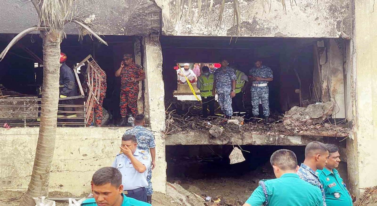 Bangladeşteki uçak kazasında can kaybı 27ye yükseldi