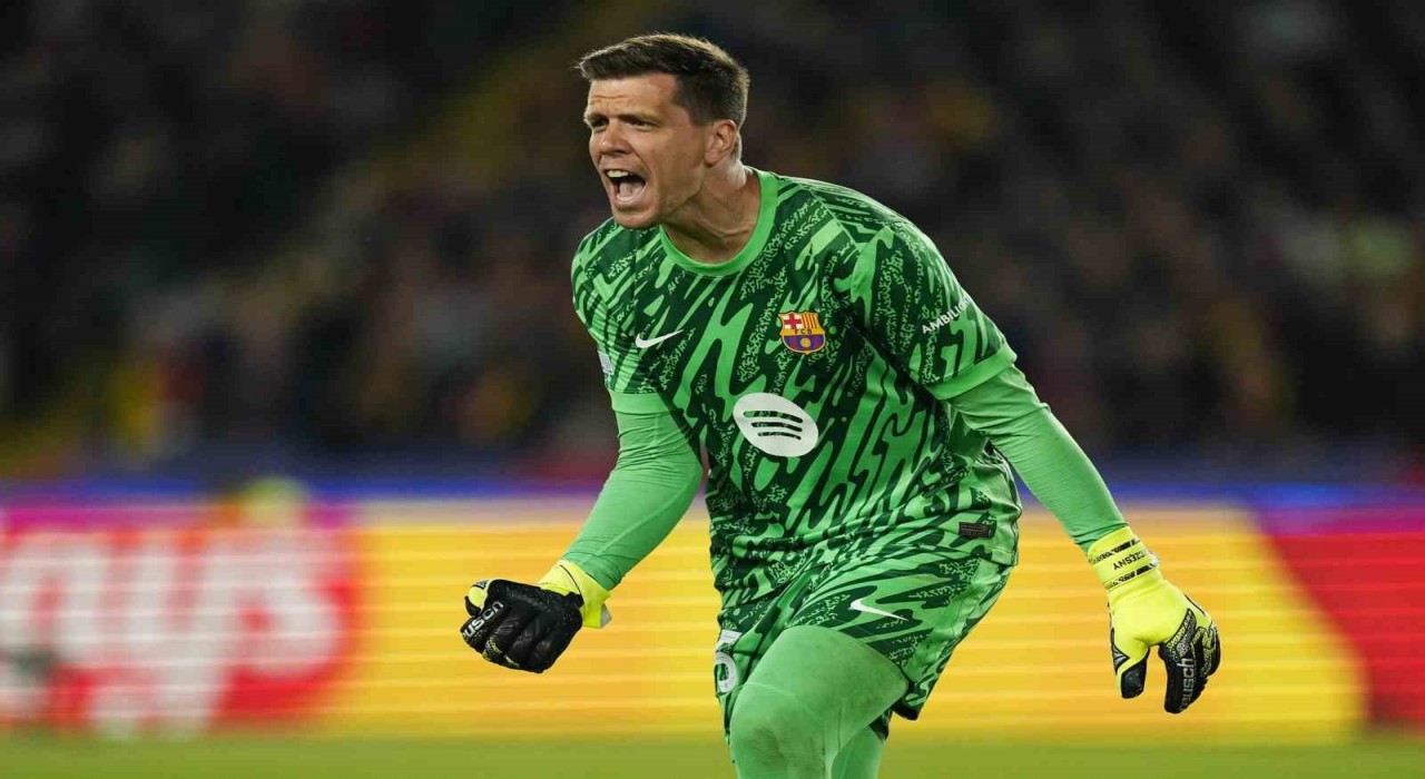 Barcelona, Wojciech Szczesnynin sözleşmesini 2 yıl uzattı