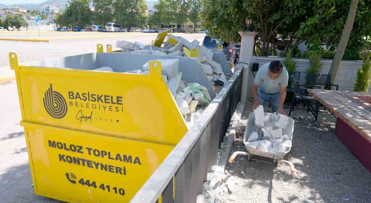 Başiskelede moloz atıklarına karşı konteyner dönemi başladı