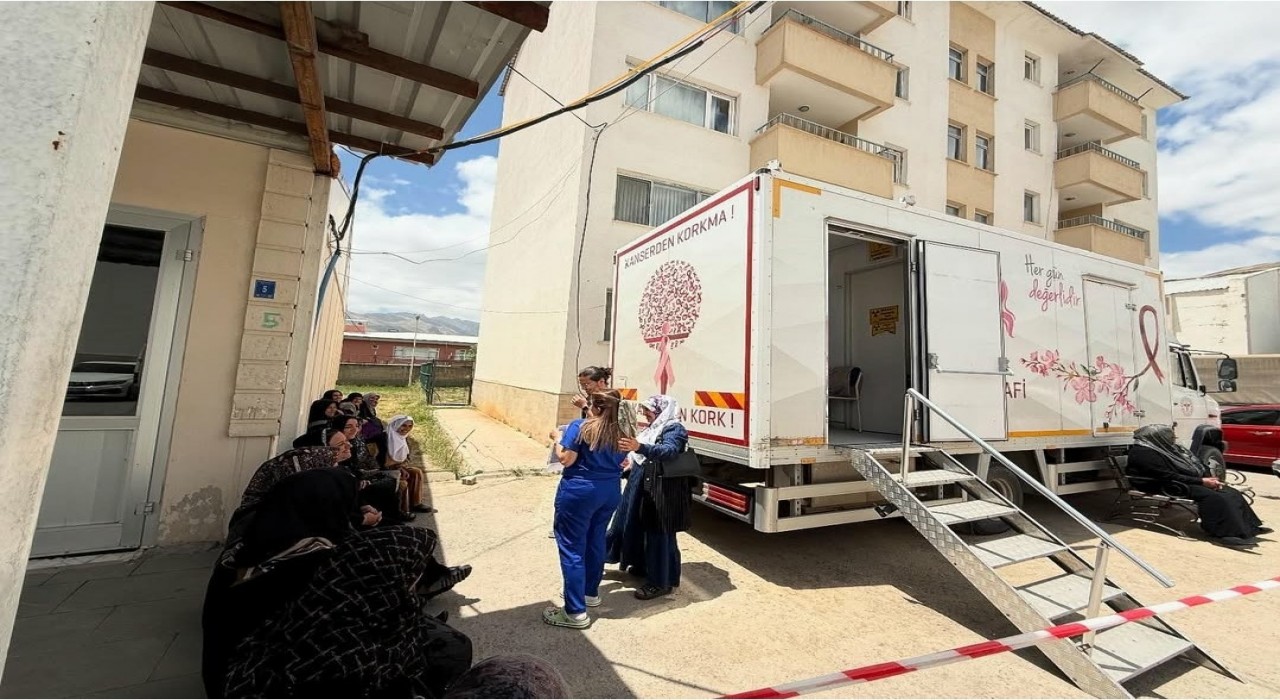 Başkalede erken tanı için kanser taraması yapılıyor