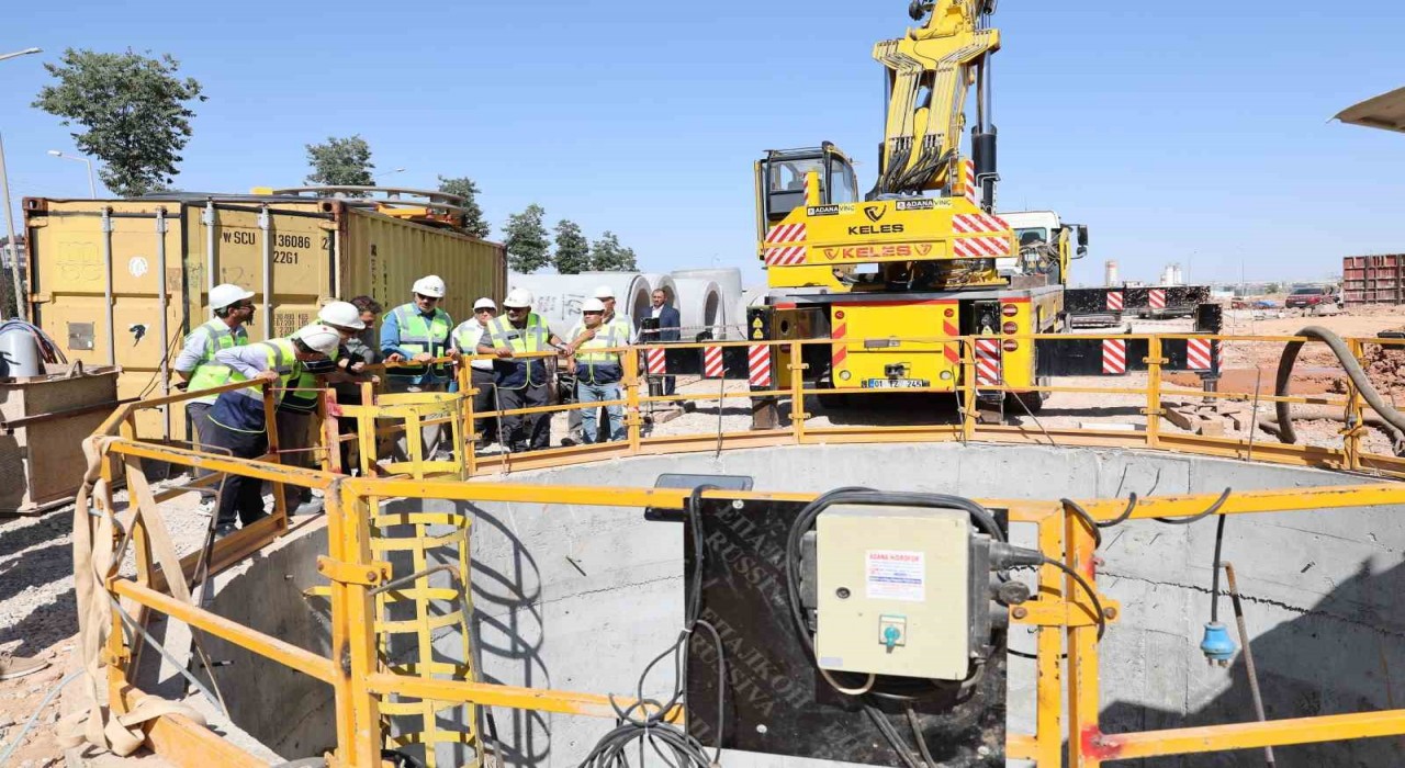 Başkan Altay: Mikro tünel ile trafiği kapatmadan çevreyi rahatsız etmeden çalışıyoruz