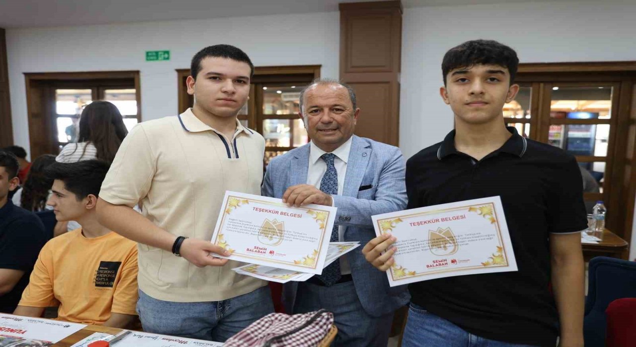 Başkan Balaban şampiyon sporcuları kutladı