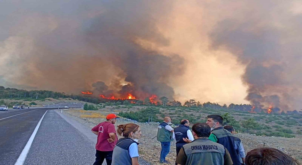 Başkan Bozbey, Yangının 6 farklı bölgede bir anda başlamış olması düşündürücü