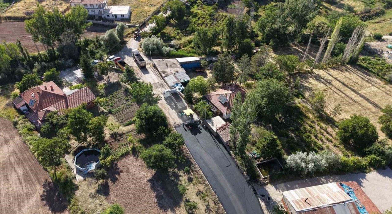 Başkan Büyükkılıç: Sarıoğlanda 40 milyon TLlik asfalt çalışması başladı