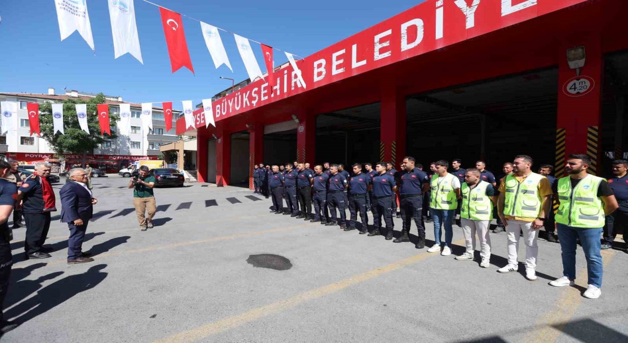 Başkan Büyükkılıçtan itfaiye personeline: İyi ki varsınız