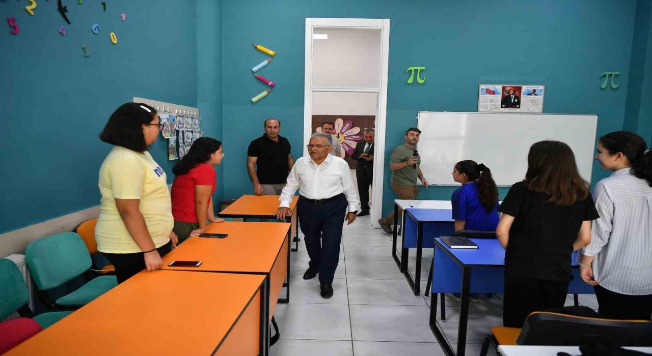 Başkan Büyükkılıçtan yaz okulu ziyareti