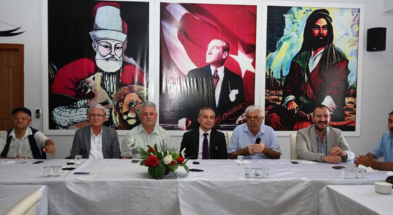 Başkan Çenet, Aşure Günü’nde Vatandaşlarla Buluştu