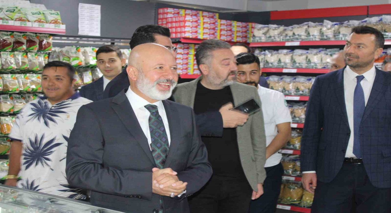 Başkan Çolakbayrakdar: Vicdani sorumluluk olan Dost Eli, tüm Kayseriye yayılacak