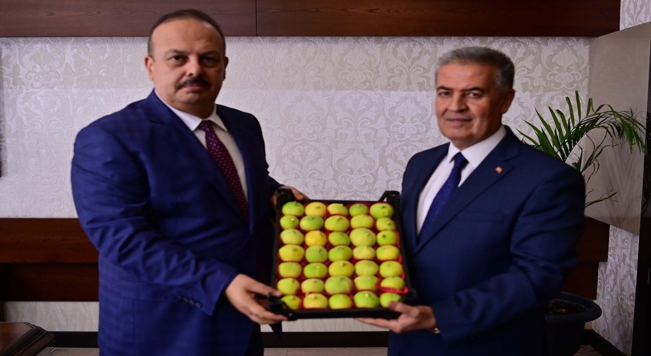 Başkan Eroldan, Vali Canbolata festival daveti