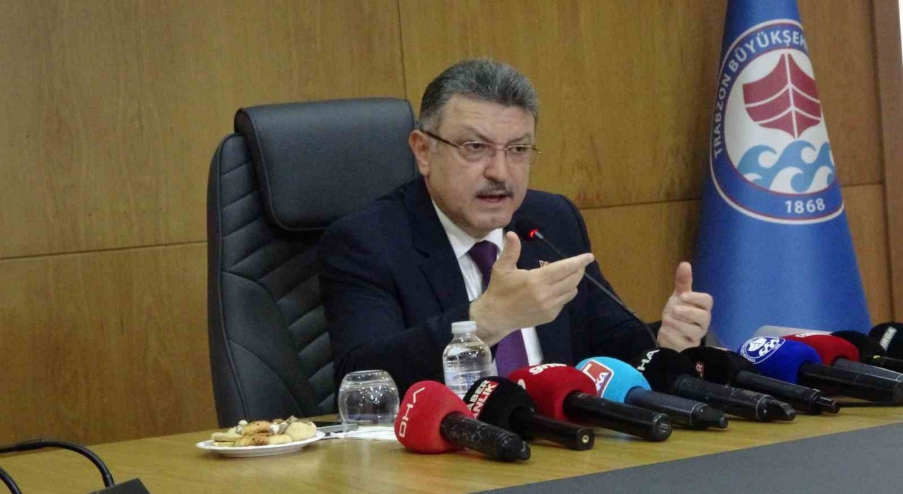 Başkan Genç, Özgür Özeli özür dilemeye davet etti