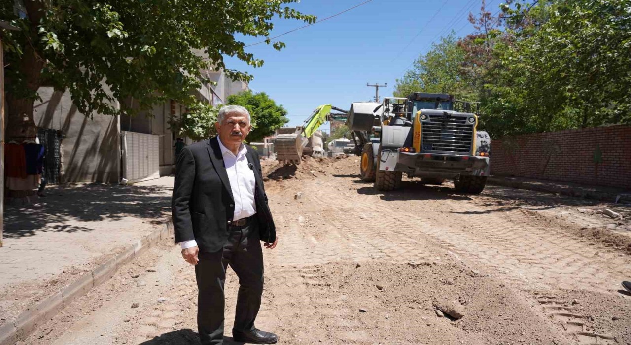 Başkan Hallaç: Konforlu ve dayanıklı yollarla Kahtayı geleceğe hazırlıyoruz