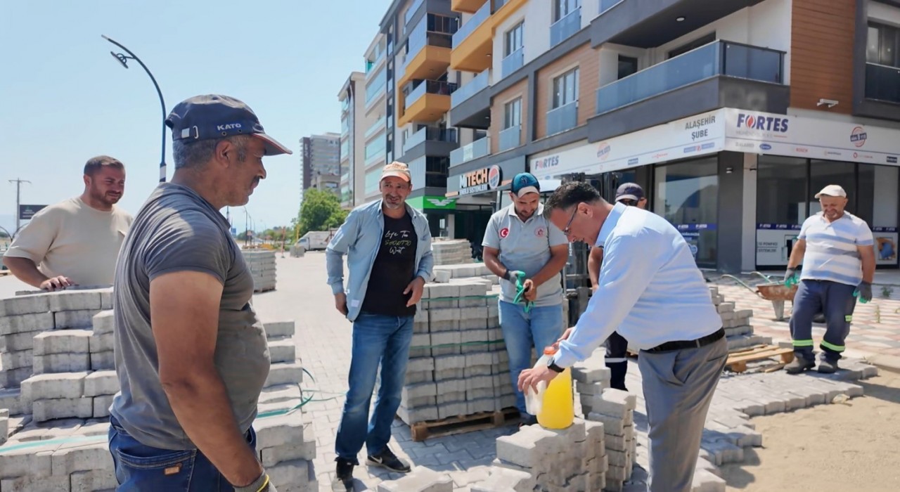 Başkan Öküzcüoğlundan personeline babasından miras limonata ikramı