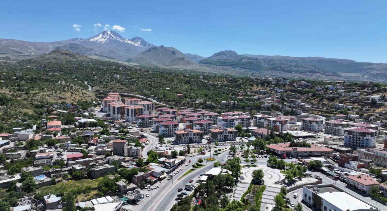 Başkan Özdoğan: Hacılarda konforlu ve güvenli yaşam için kararlılıkla çalışıyoruz