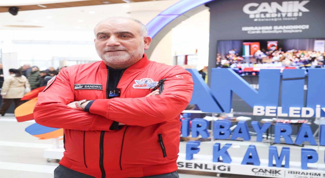 Başkan Sandıkçı: Öğrencilerimizi deney ve gözlem çalışmaları, bilim söyleşileriyle buluşturuyoruz
