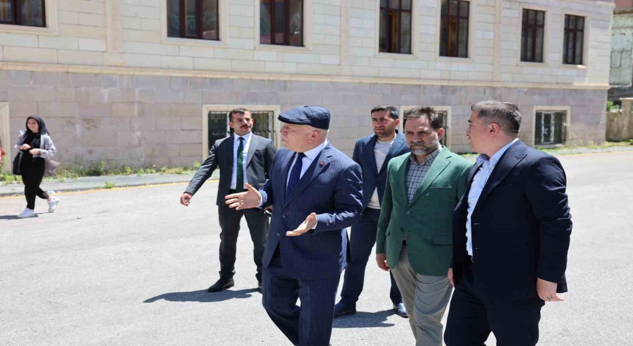 Başkan Sekmen ve Uçardan saha gezisi