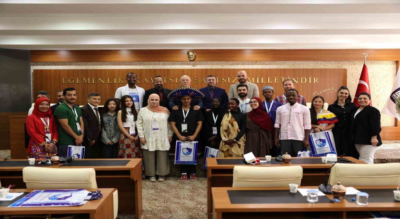 Başkan Sekmene yabancı öğrenci ziyareti