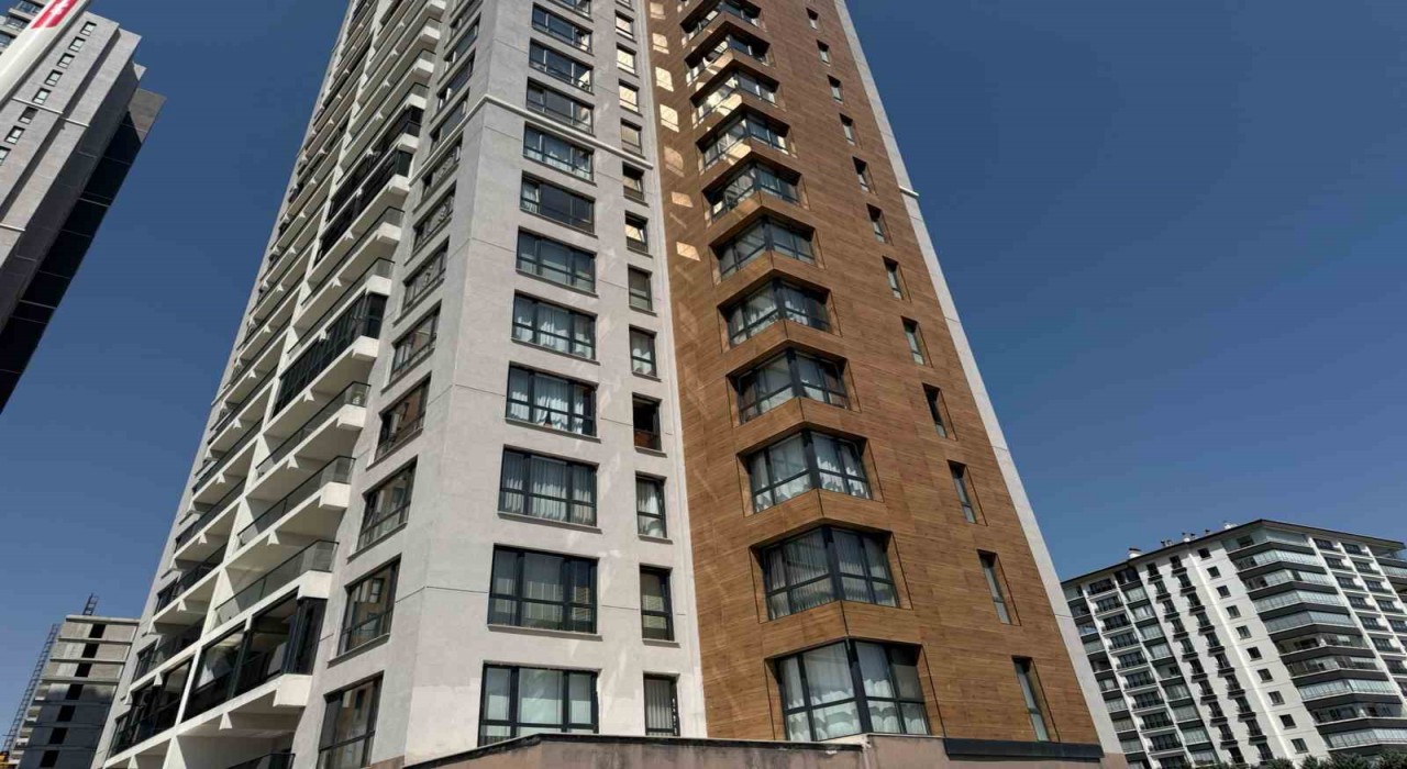 Başkentte 3 kişinin öldüğü bina yangınının görgü şahitleri yaşananları anlattı: Bir annenin de yardım çığlıkları duyuluyordu