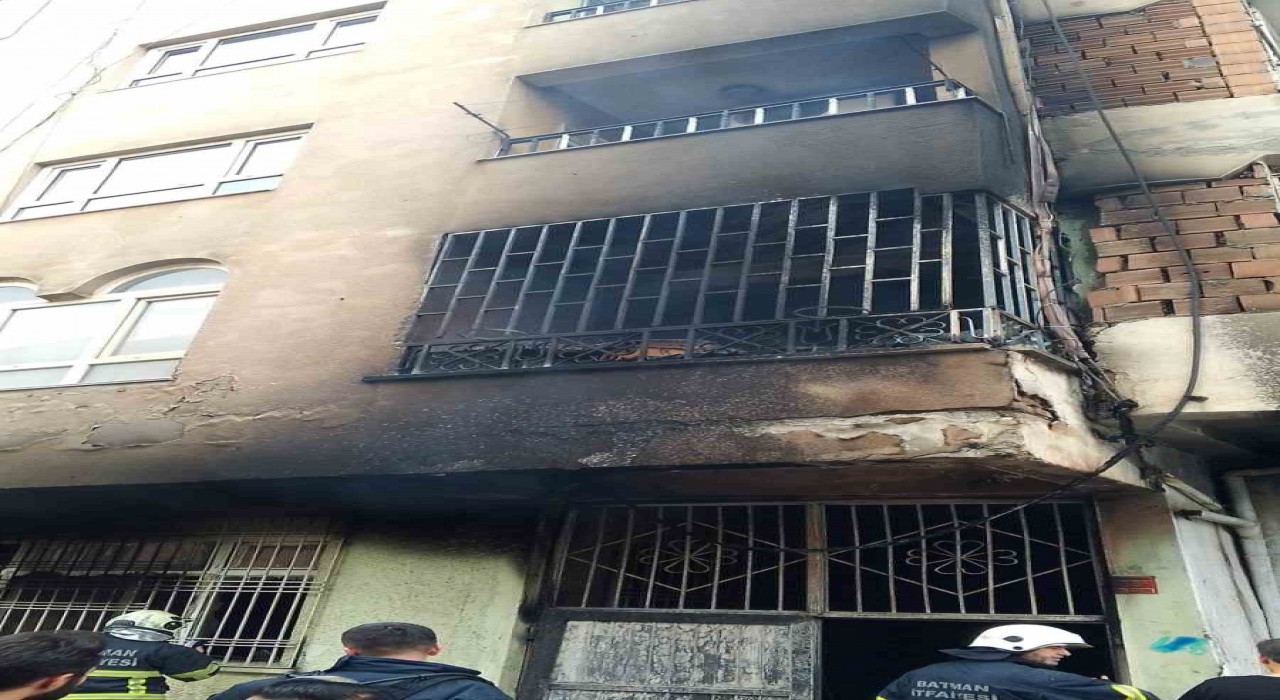 Batmanda Suriyelilerin kaldığı binada yangın