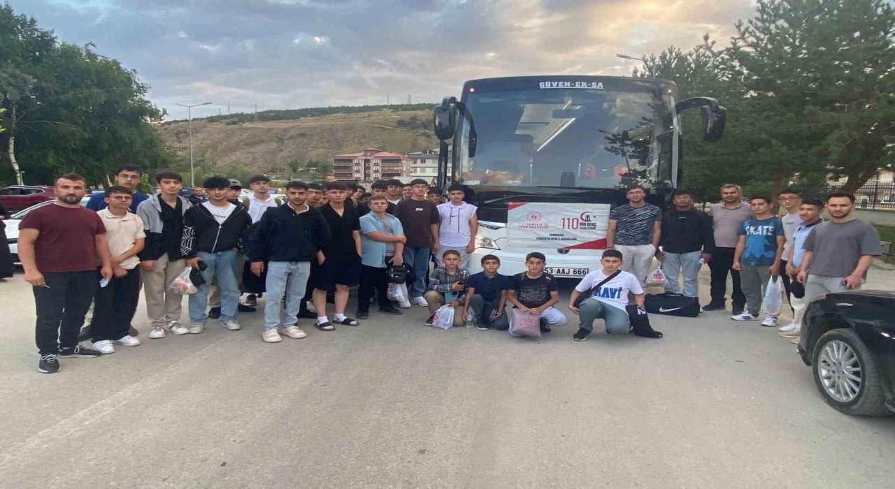 Bayburtlu öğrenciler Çanakkaleye uğurlandı