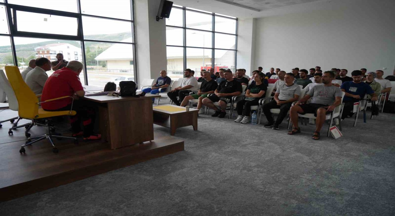 Bayburtta 1. Kademe Yardımcı Boks Antrenörlüğü Kursu başladı