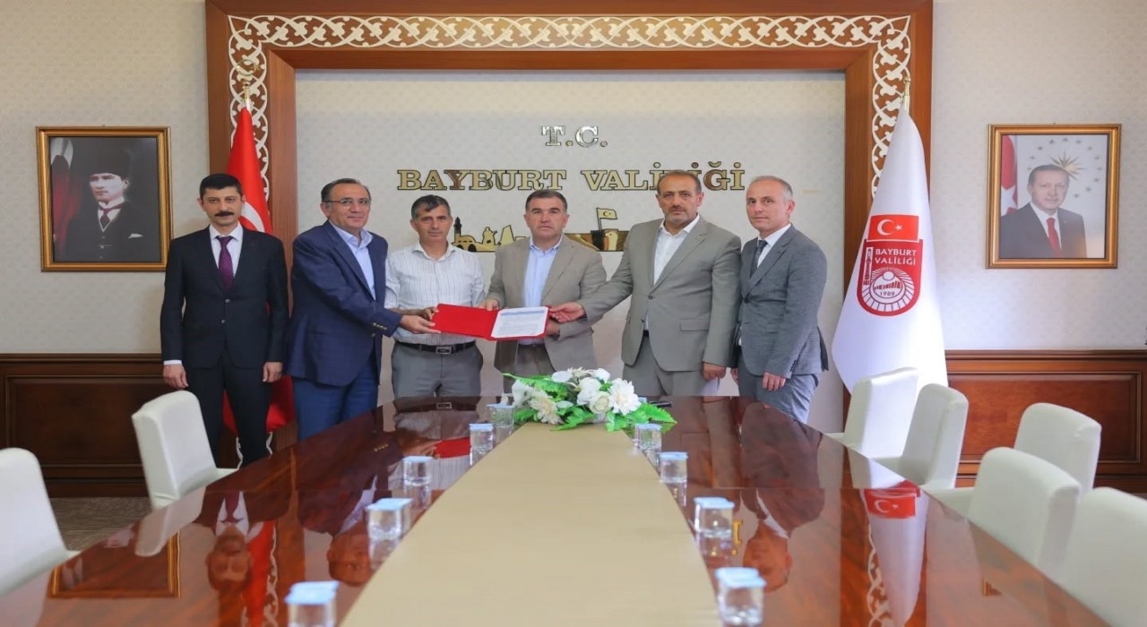 Bayburtta 300 milyon liralık tarım yatırımında imzalar atıldı