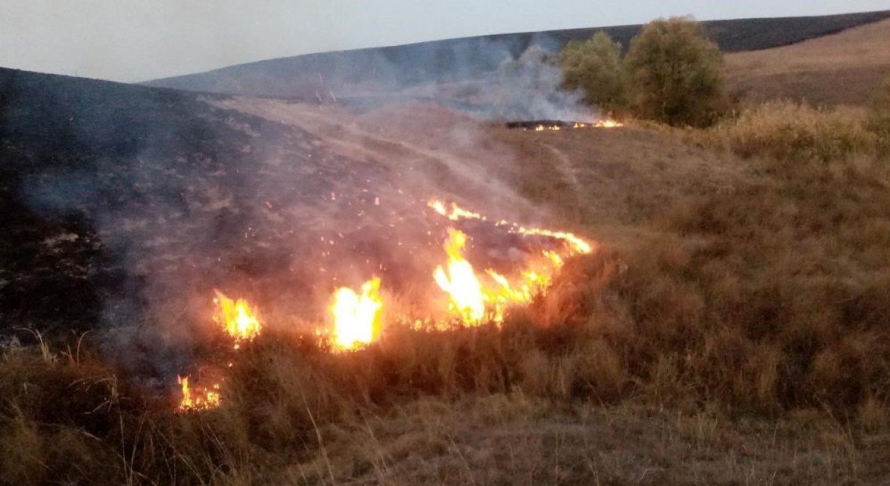 Bayburtta anız yangınlarına karşı uyarı: Geleceği yakmayın