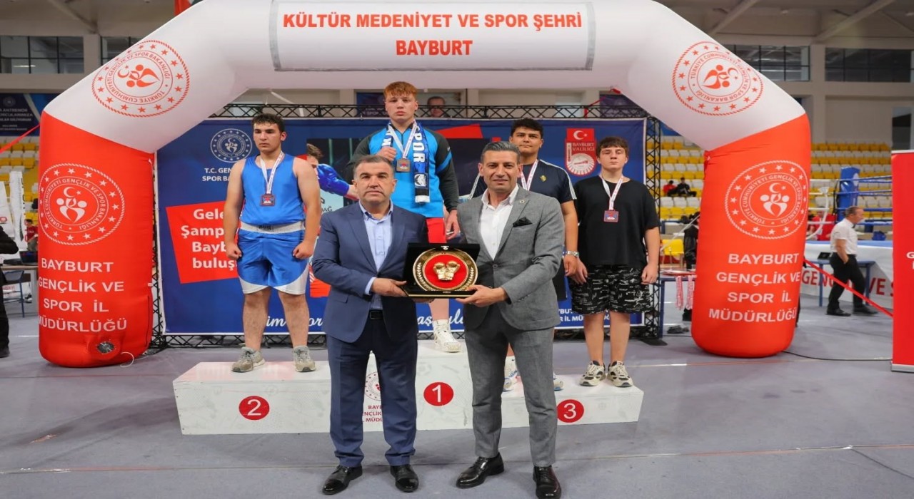 Bayburtta Boks Şampiyonası sona erdi