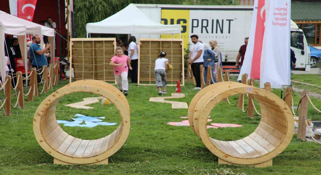 Bayburtta çocuklar geleneksel Türk oyunlarıyla tanıştı