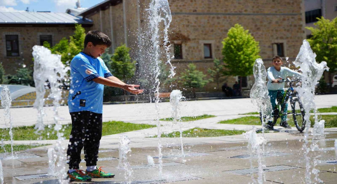 Bayburtta hafta sonu kavurucu sıcaklar yeni haftada sağanak yağış etkili olacak
