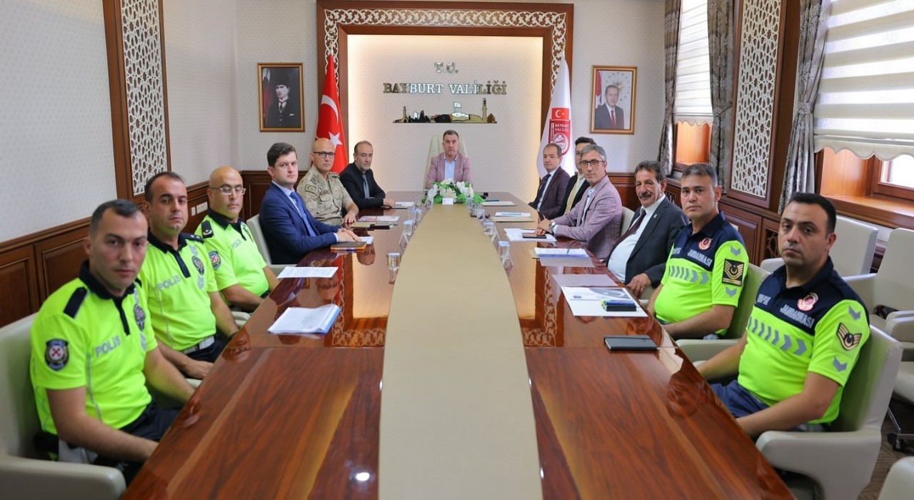 Bayburtta ulaşımda yaşanan sorunlar toplantıda ele alındı