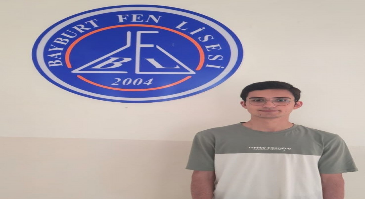 Bayburtta YKS il birincisi Kadir Akbaş oldu