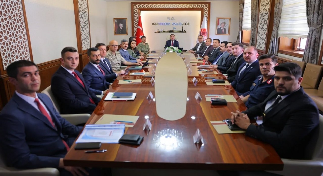 Bayburtun asayiş ve güvenliğine yönelik yapılan çalışmalar toplantıda değerlendirildi