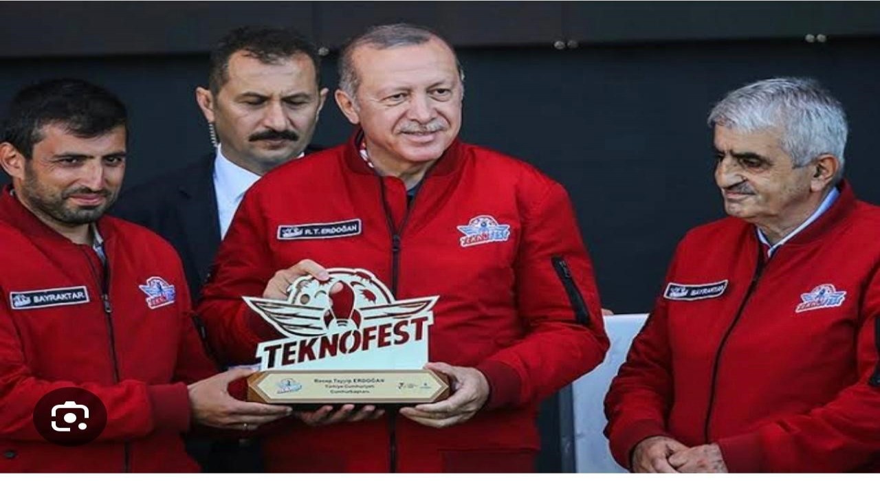 Bayraktar, ülkemizin genç mühendislerine, bilim insanlarına ve girişimcilerine rol model olmuştur