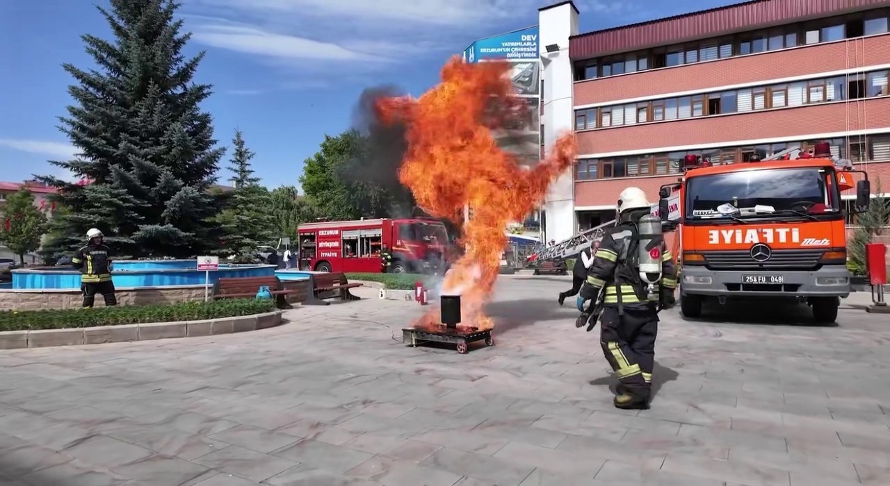 Belediyede gerçeği aratmayan tatbikat