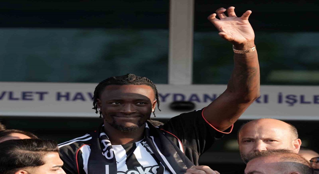 Beşiktaşın yeni transferi Tammy Abraham, İstanbula geldi