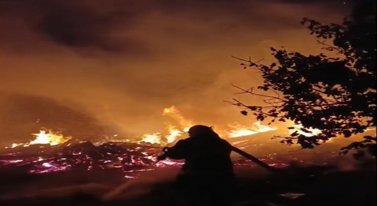 Besnide iki katlı evde yangın paniği