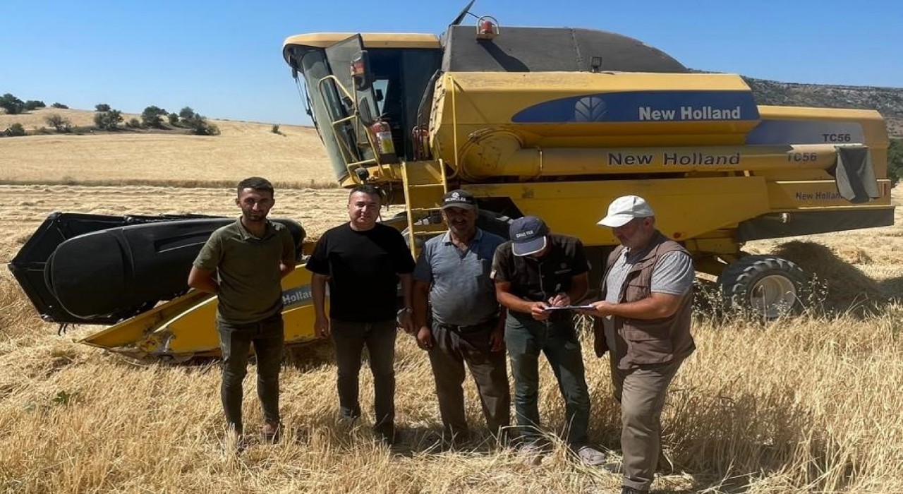 Beyşehirde hububat alanlarında dane kaybının önüne geçebilmek için seferber oldular