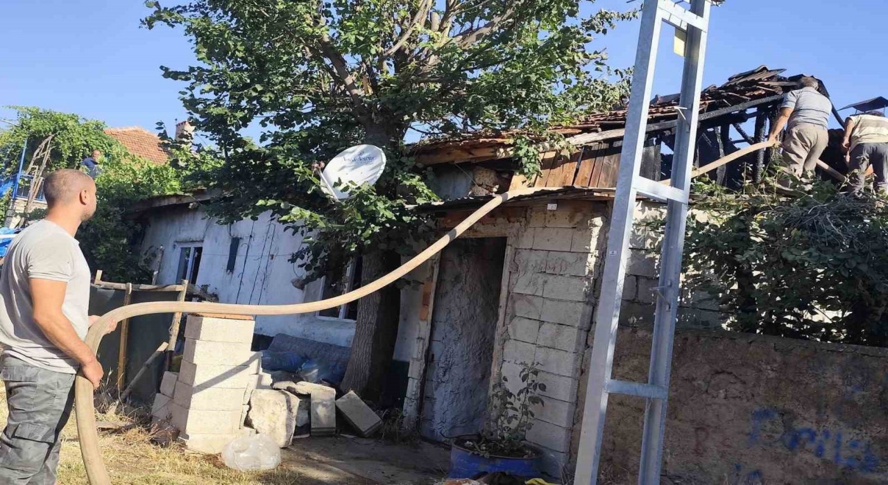 Beyşehirde korkutan ev yangını