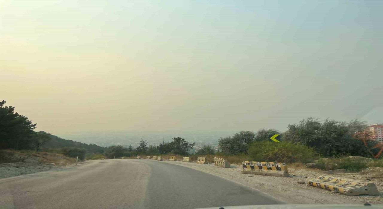 Bilecik yangınının dumanı Eskişehire ulaştı