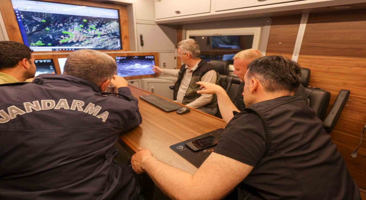 Bilecikte orman yangını sonrası bir köy tedbir amaçlı boşaltıldı