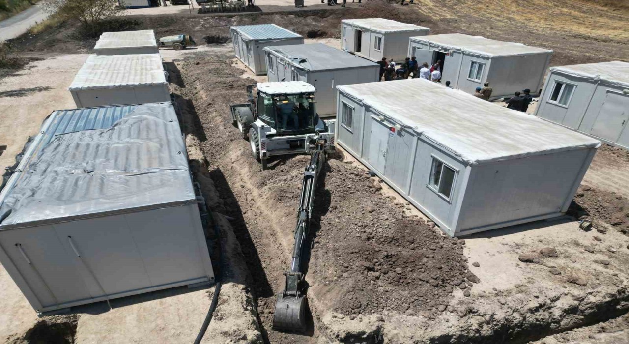 Bilecikte yangın sonrası konteyner kentler kuruluyor