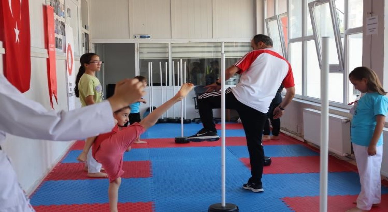 Bilecikte yaz spor okullarında karate heyecanı sürüyor