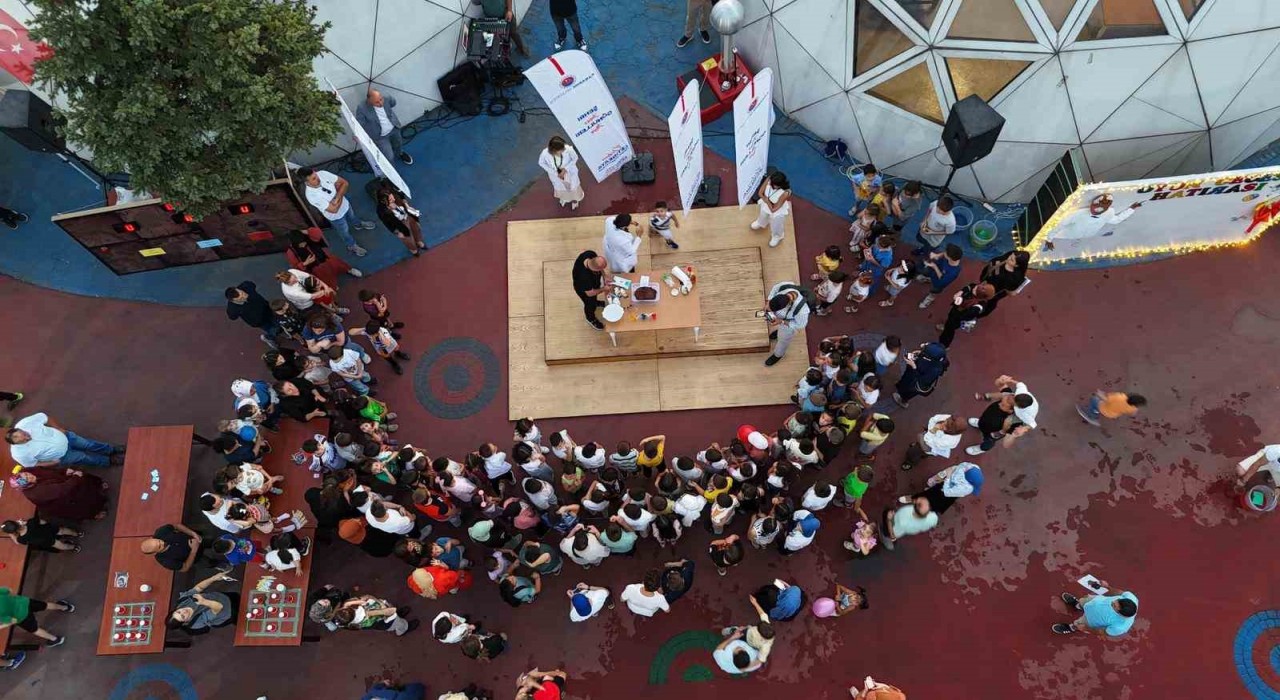 Bilimsel Oyun Gecesi çocuklardan yoğun ilgi gördü