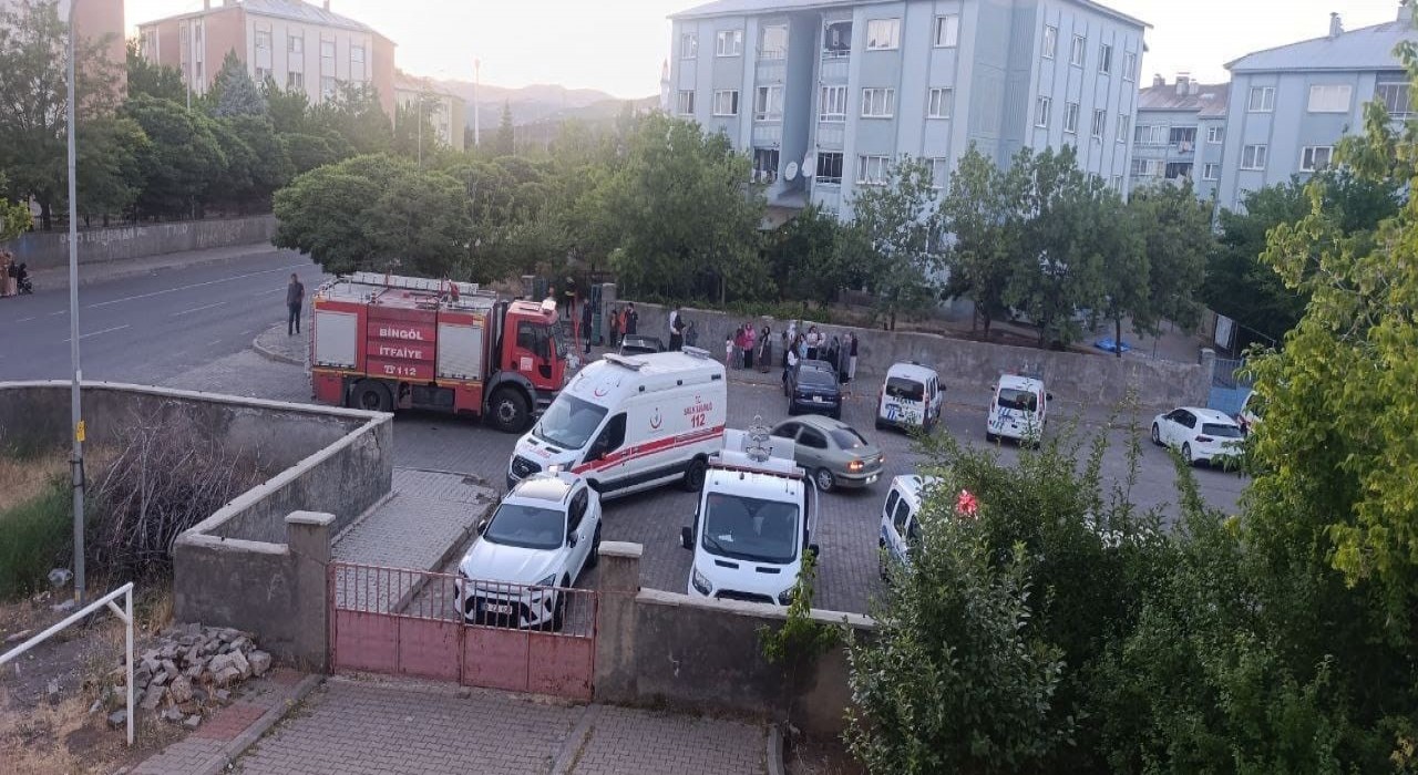 Bingölde bina yangını