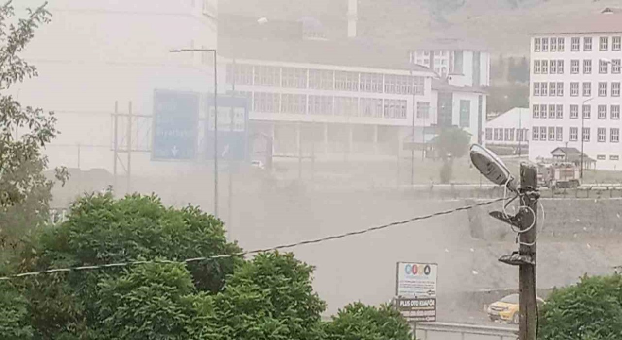 Bitliste doğal gaz borusunda patlama