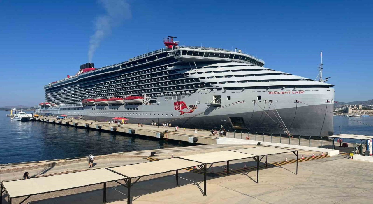 Bodruma 2 bin 600 yolcu getirdi