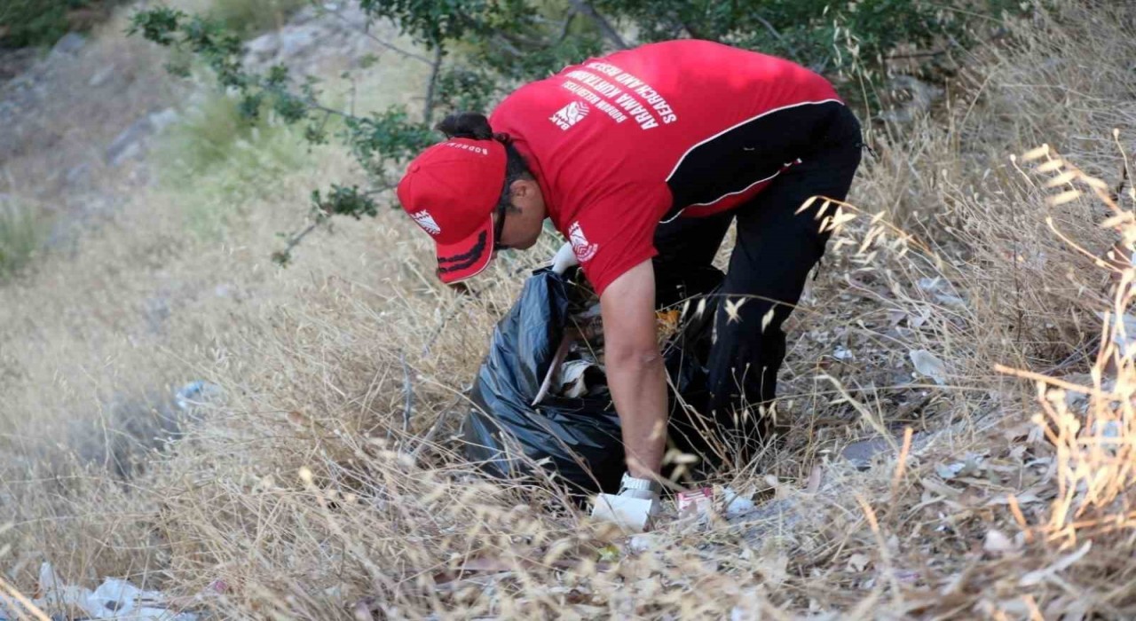 Bodrumda 1,5 ton atık topladılar